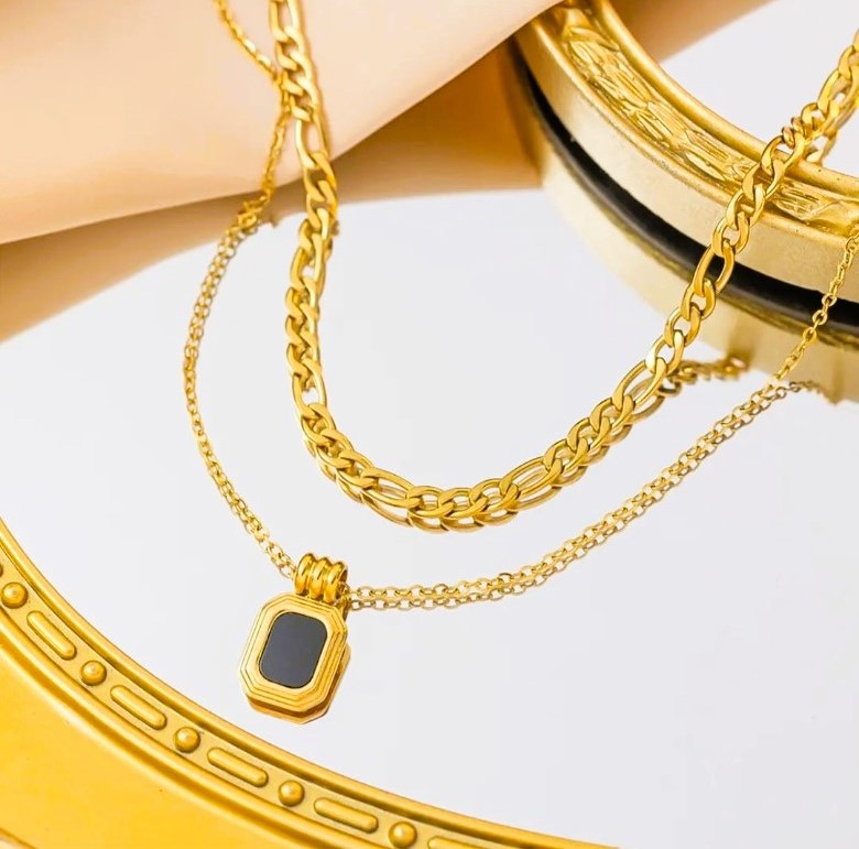 Black Stone Pendant Necklace – Dual Layer Gold Chain for Women LN10324