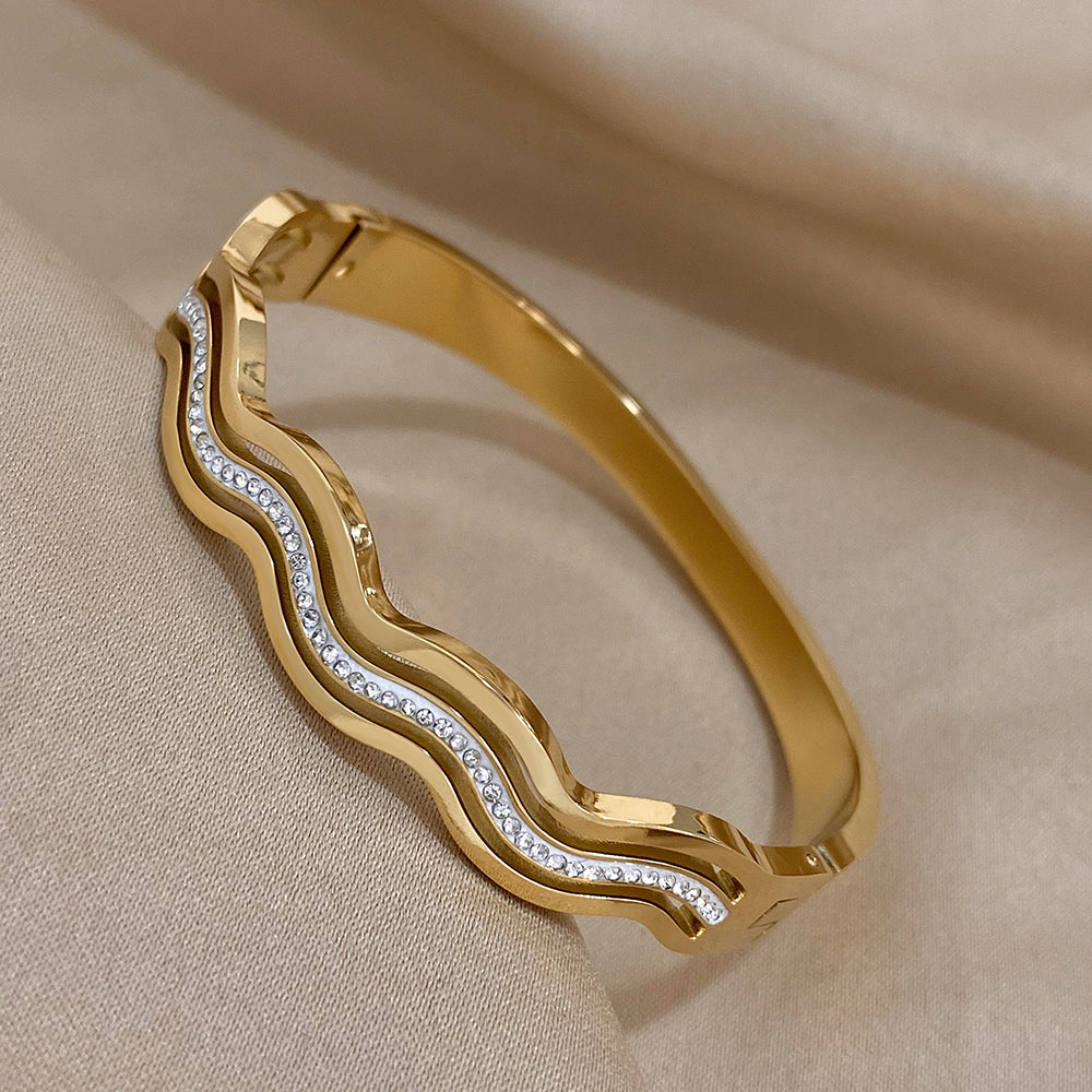Elegant Gold Wave Bracelet with Sparkling Crystals LB10081