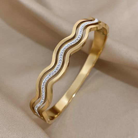 Elegant Gold Wave Bracelet with Sparkling Crystals LB10081