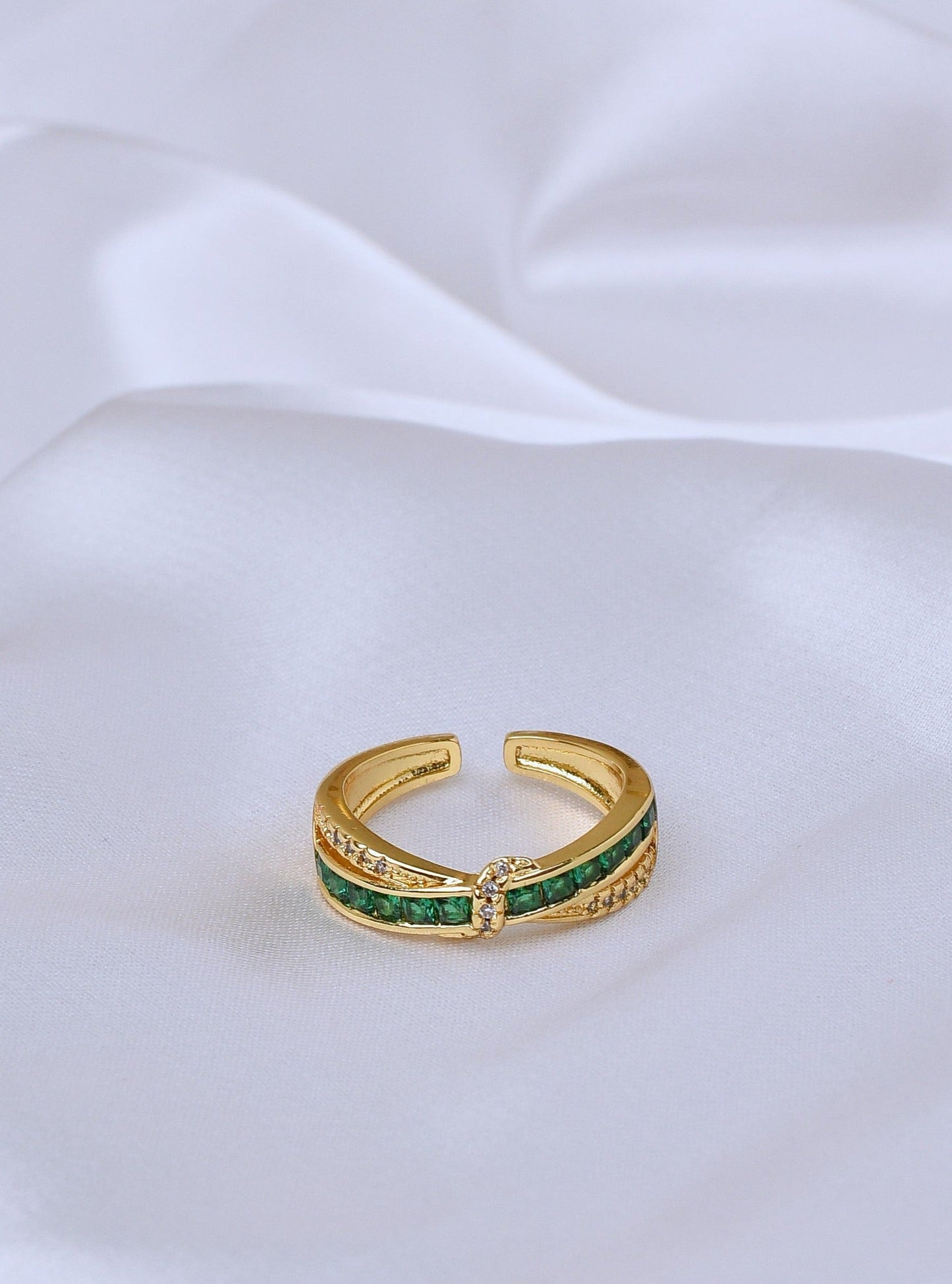 Emerald Gold Band Ring LR10108