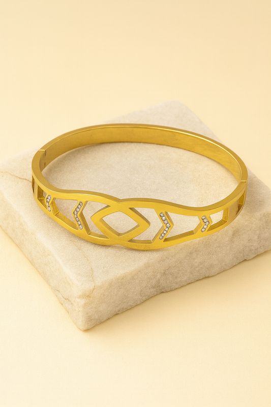 Geometric Gold Bangle with Cutout Design – Elegant Minimalist Bracelet LB10181