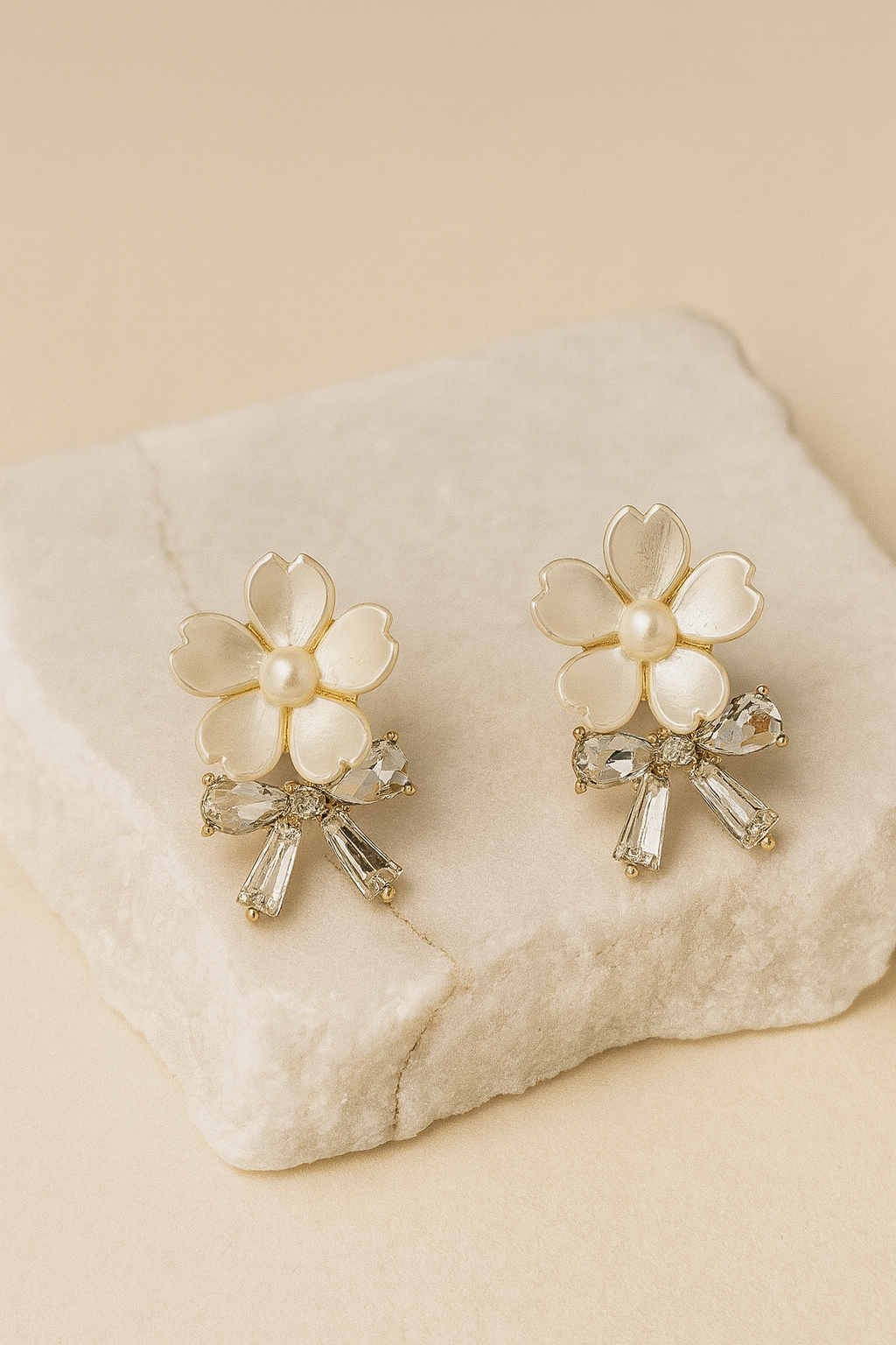 Gold-Plated Floral Pearl Earrings with Crystal Detailing – Elegant Party Wear LE10301