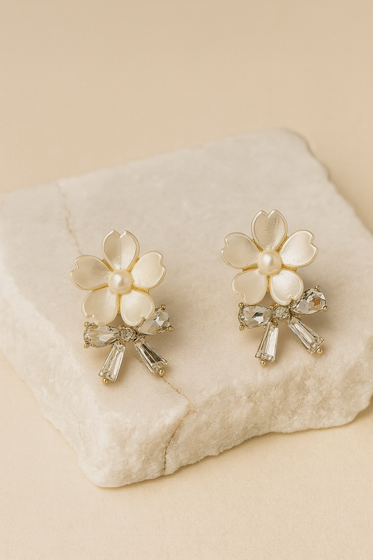 Gold-Plated Floral Pearl Earrings with Crystal Detailing – Elegant Party Wear LE10301