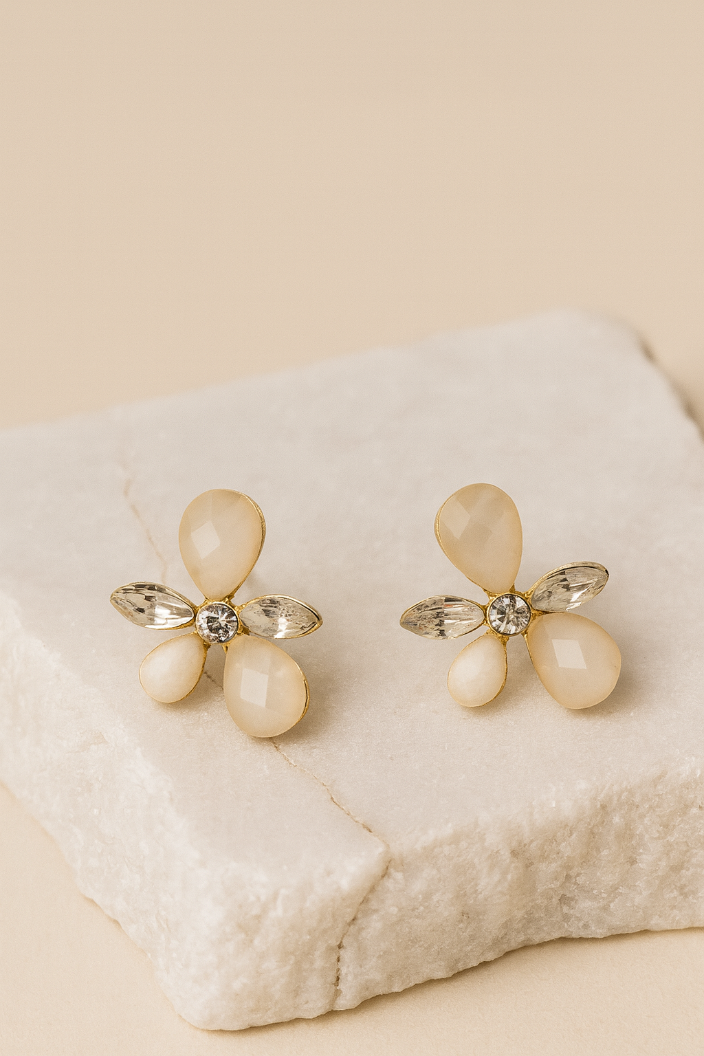 Gold-Plated Floral Stud Earrings with Beige and Crystal Stones – Elegant Party Wear LE10298