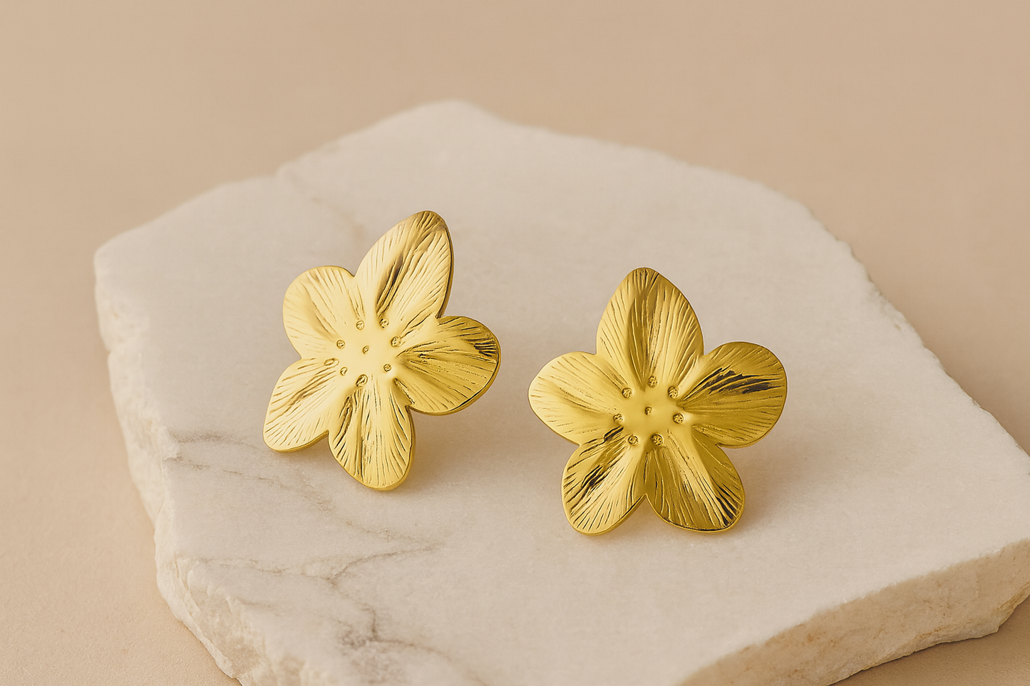 Gold-Plated Flower Stud Earrings for Women – Bold Floral Statement Jewelry LE10282