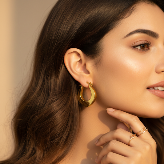 Gold-Plated Geometric Hoop Earrings for Women – Modern Minimalist Design LE10285