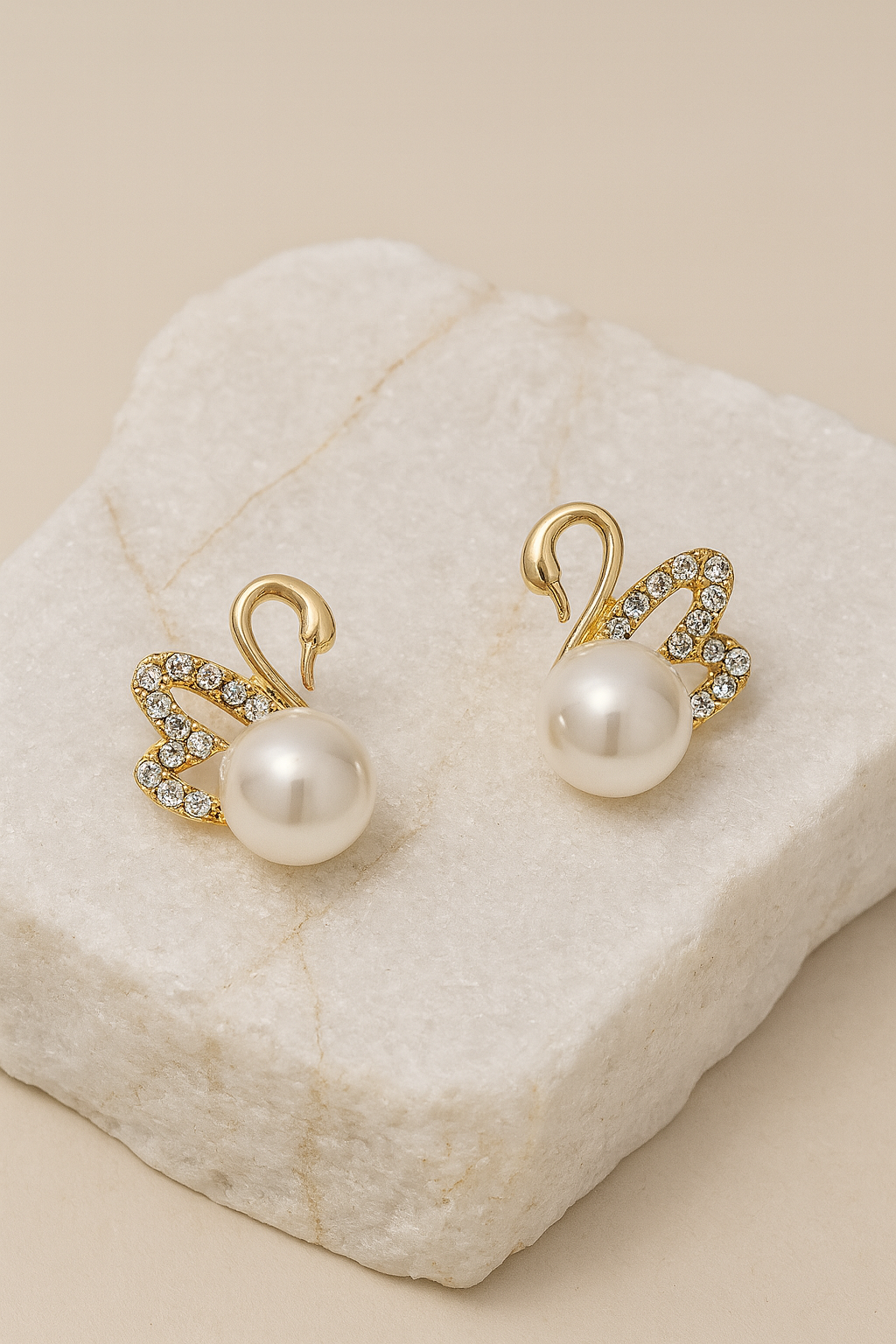 Gold-Plated Swan Pearl Stud Earrings with Crystals – Graceful Luxury Jewelry LE10304