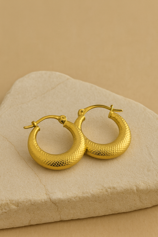 Gold-Plated Textured Hoop Earrings for Women – Bold Classic Design LE10288