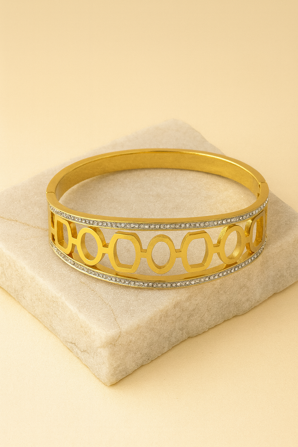 Gold Circle Cutout Bangle with Crystal Edges – Modern Geometric Bracelet LB10182