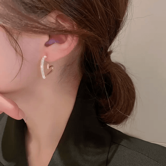 Gold Crystal Heart Hoop Earrings – Dainty Radiance LE10195
