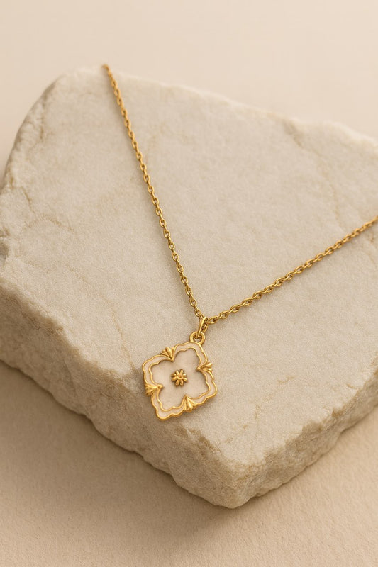 Gold Floral Outline Pendant Necklace – Minimalist Flower Design Jewelry LN10145