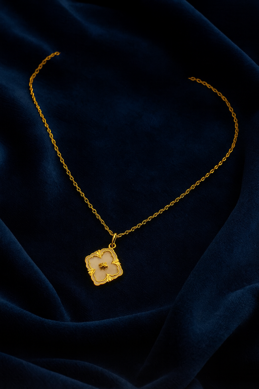 Gold Floral Outline Pendant Necklace – Minimalist Flower Design Jewelry LN10145