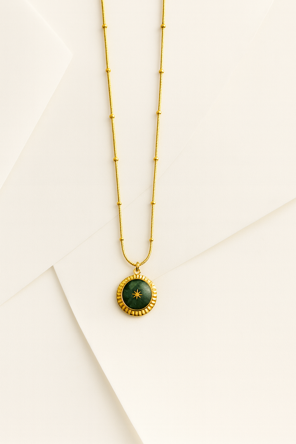 Gold Green Stone Star Pendant Necklace – Celestial Gold Vermeil Jewelry LN10133