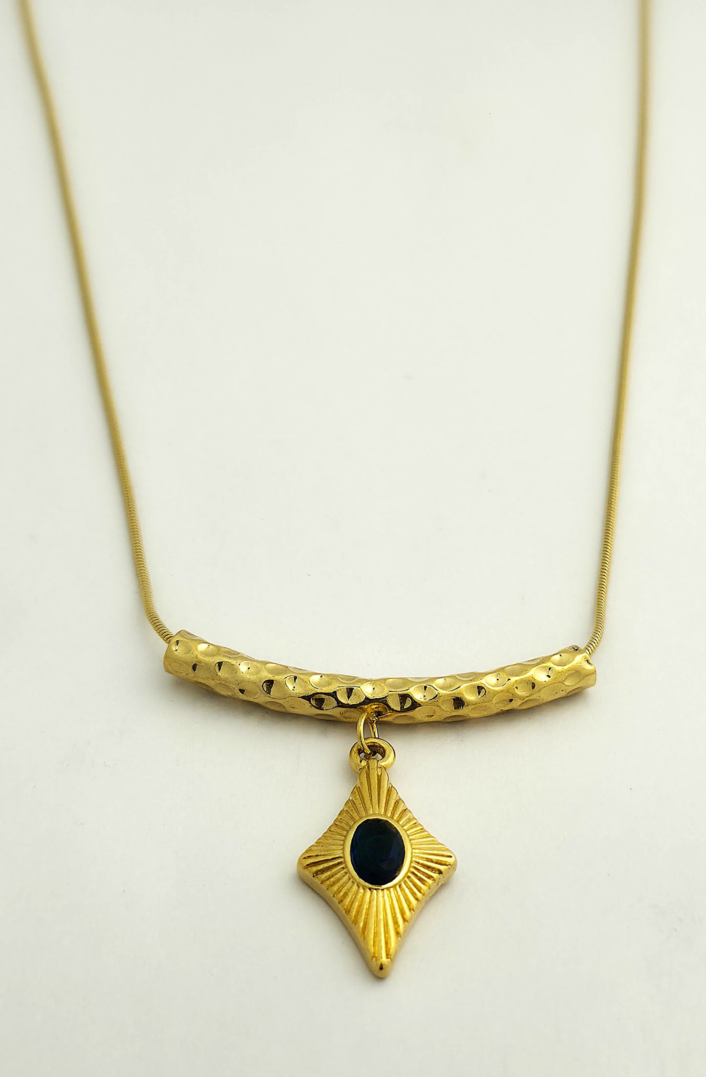 Gold Hammered Bar Black Stone Pendant Necklace LN10222