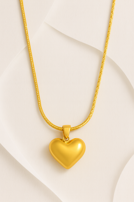 Gold Heart Pendant Necklace – Elegant Statement Jewelry for Women LN10153