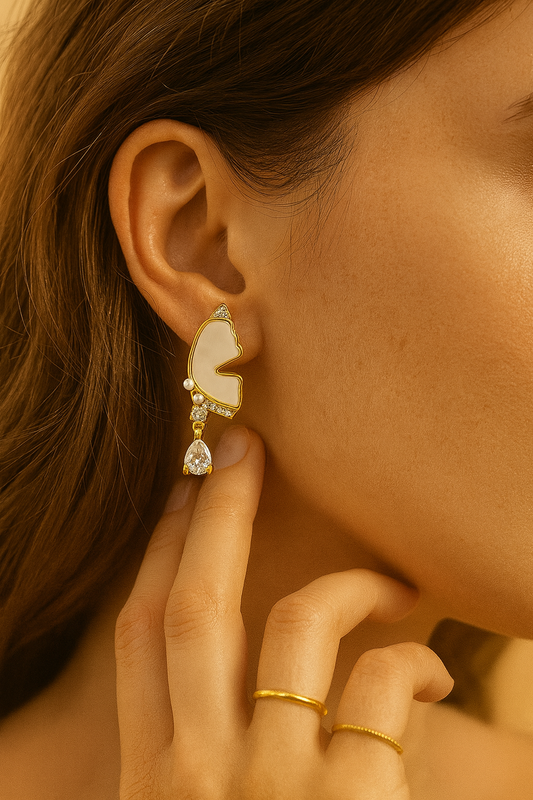 Gold Mother of Pearl Drop Earrings LE10164