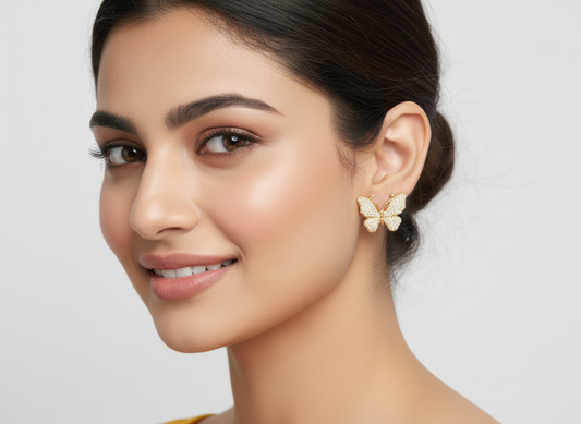 Gold Pearl Butterfly Brooch for Women – Elegant Statement Accessory LE10284