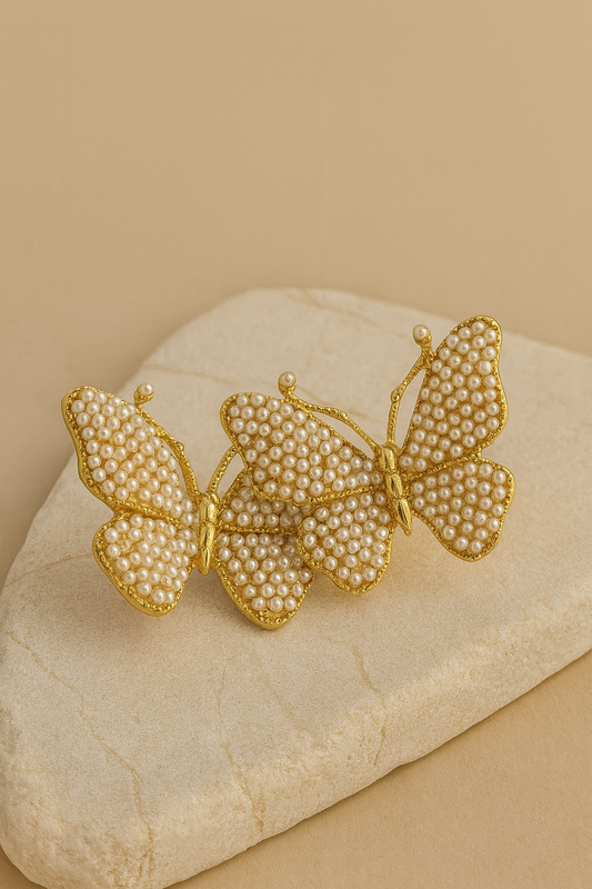 Gold Pearl Butterfly Brooch for Women – Elegant Statement Accessory LE10284