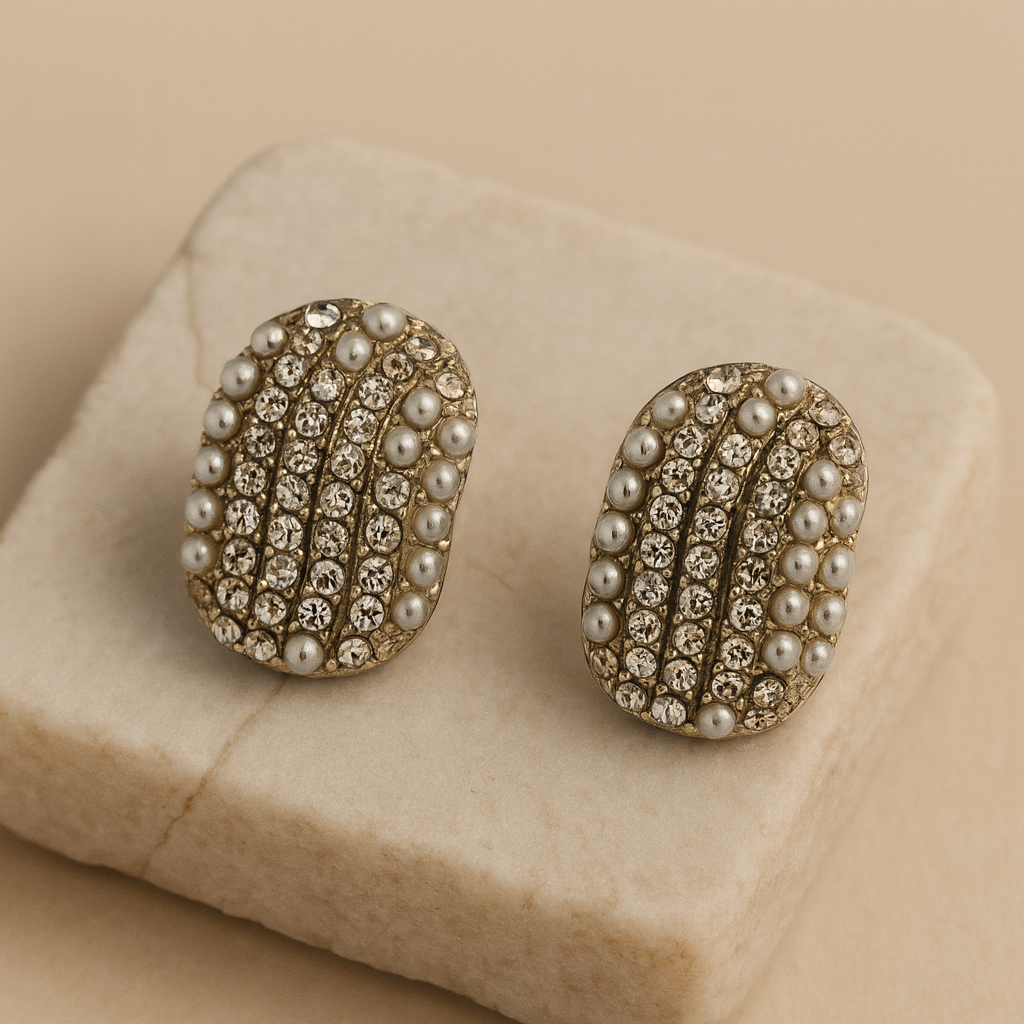 Gold Pearl Crystal Pavé Oval Stud Earrings LE10219