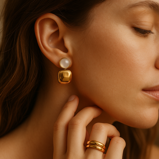 Gold and Pearl Drop Earrings LE10170