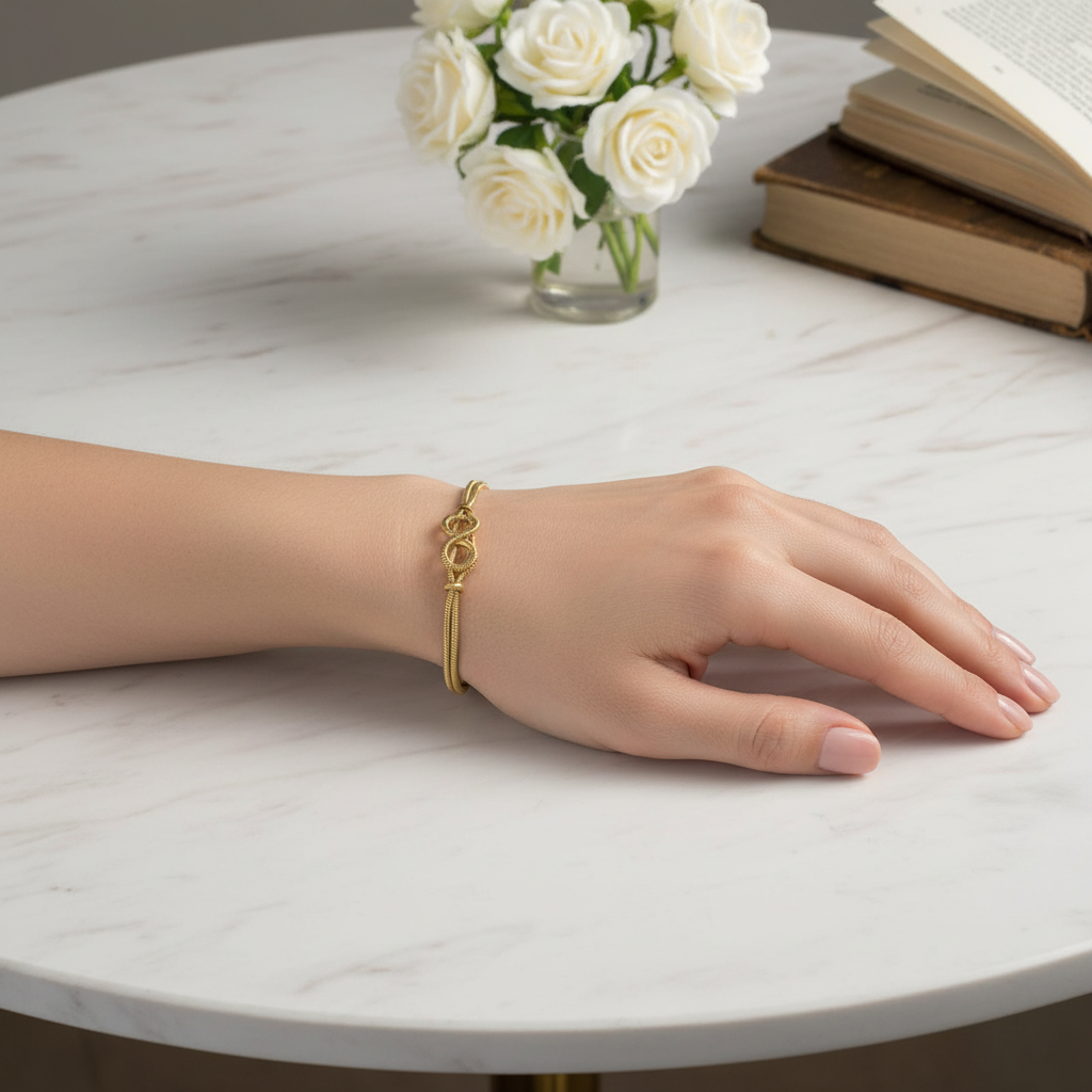Gold Rope Chain Bracelet with Knot Design – Adjustable Elegant Wristwear LB10187