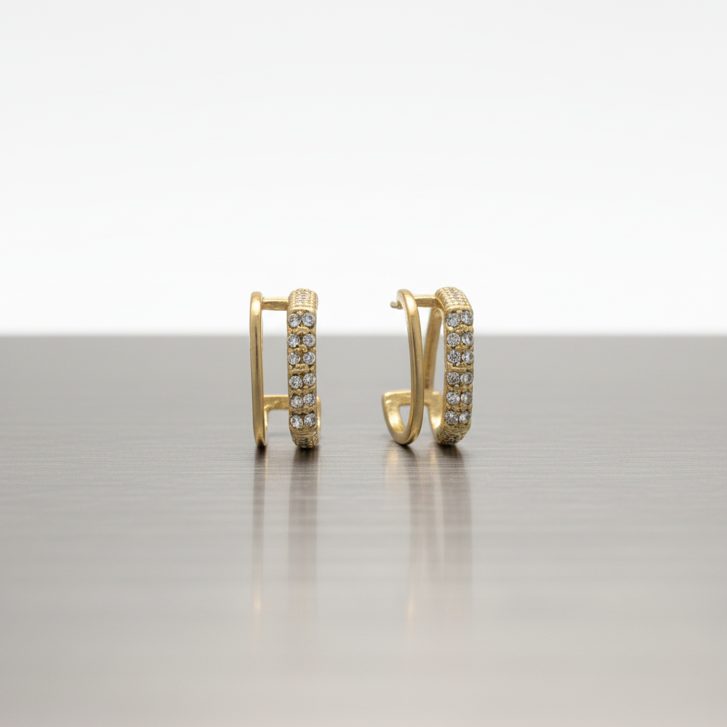 Gold Crystal Huggie Hoop Earrings – Minimal Elegant Everyday Sparkle LE10342