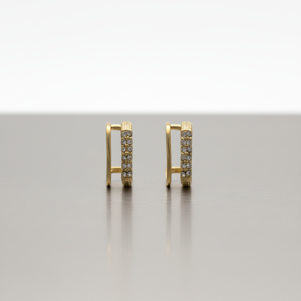 Gold Crystal Huggie Hoop Earrings – Minimal Elegant Everyday Sparkle LE10342