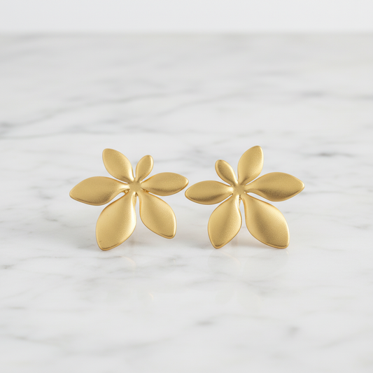 Matte Gold Flower Stud Earrings – Minimal Petal Design for Timeless Elegance LE10321