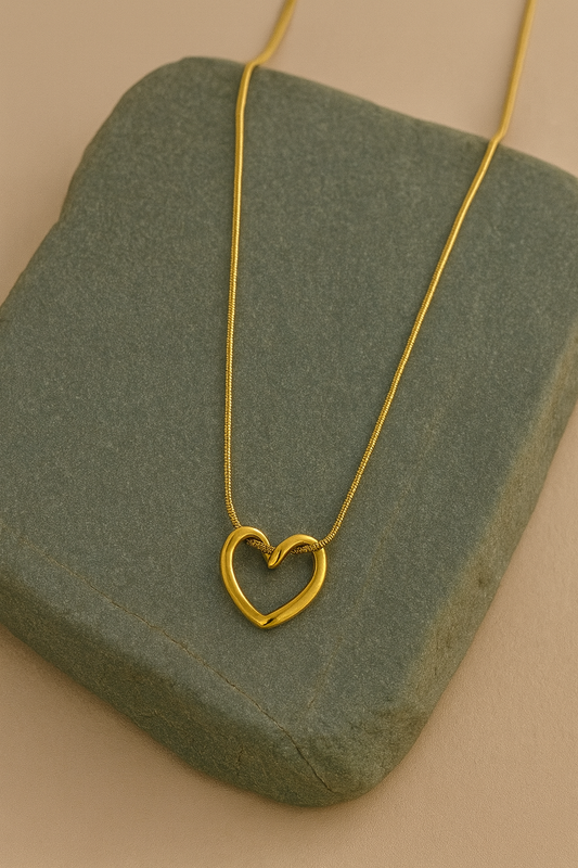 Minimalist Gold Heart Pendant Necklace | Elegant Women’s Jewelry LN10228