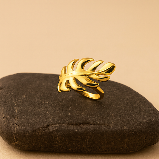 Monstera Leaf Open Ring in Gold LR10174