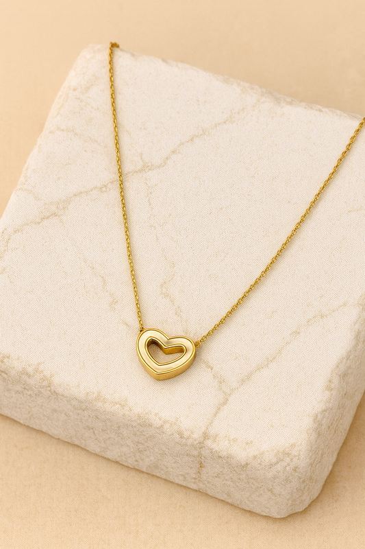 Open Heart Pendant Necklace in Gold LN10271