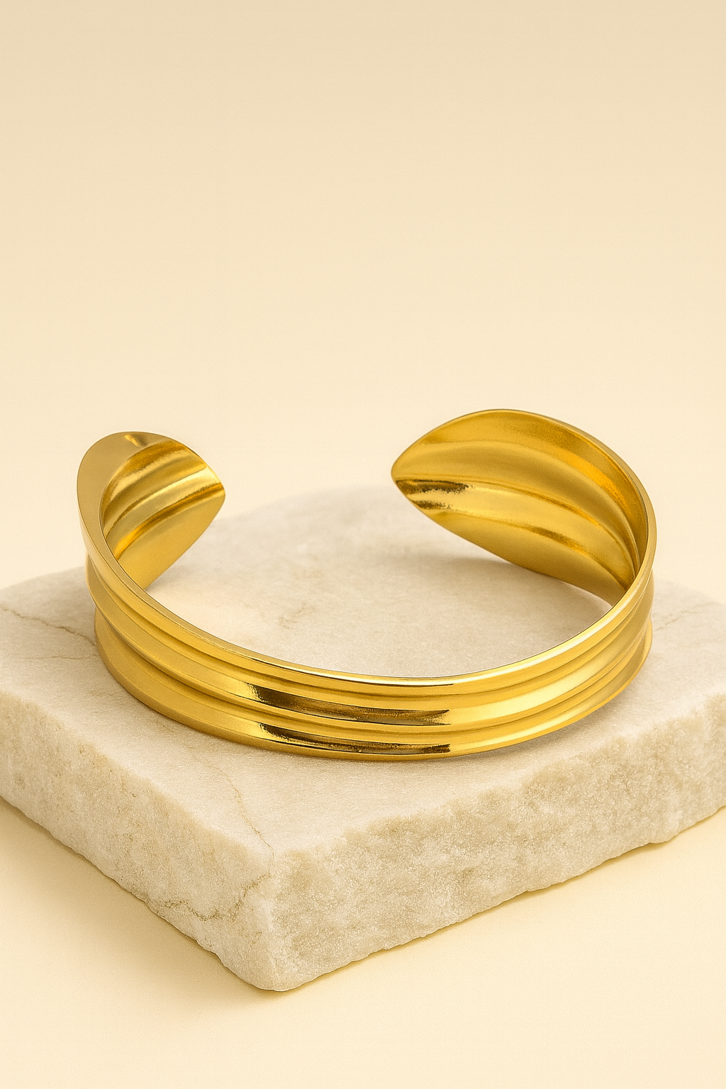 Polished Gold Open Cuff Bracelet – Minimalist Sculpted Bangle for Everyday Elegance LB10180