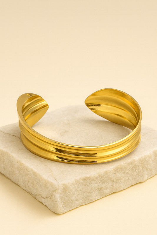 Polished Gold Open Cuff Bracelet – Minimalist Sculpted Bangle for Everyday Elegance LB10180