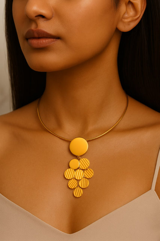 Statement Gold Choker Necklace with Layered Coin Charms – Bold Modern Jewelry LN10137