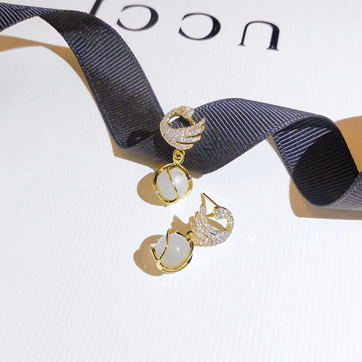 Swan Drop Crystal Dangle Earrings LE10205