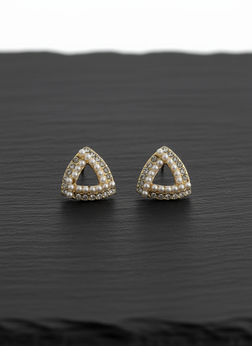 Triangle Pearl and Crystal Stud Earrings – Elegant Geometric Gold Statement LE10313