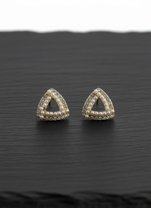 Triangle Pearl and Crystal Stud Earrings – Elegant Geometric Gold Statement LE10313
