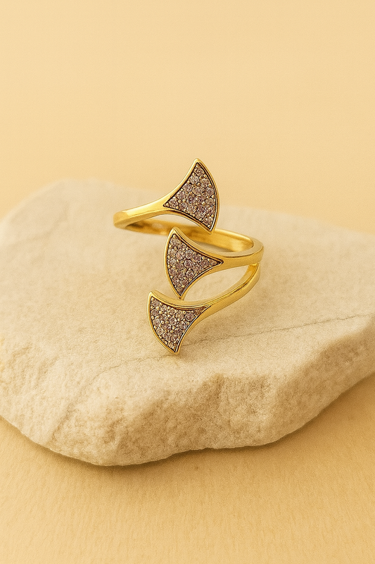 Triple Diamond Fan Gold Ring LR10113