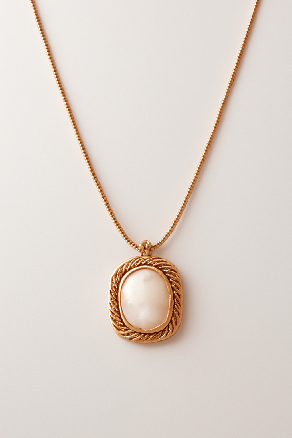 Vintage Rose Gold Pearl Pendant Necklace – Elegant Statement Jewelry for Women LN10156