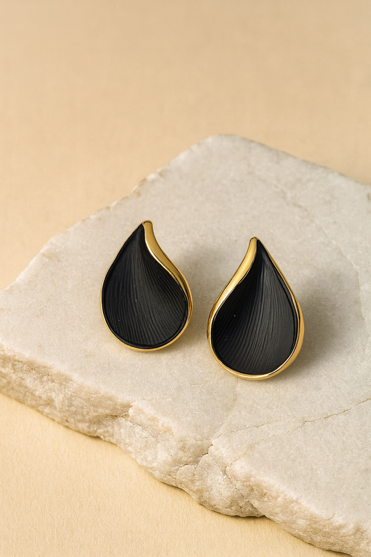 Black and Gold Teardrop Stud Earrings for Women – Elegant Minimalist Design LE10292