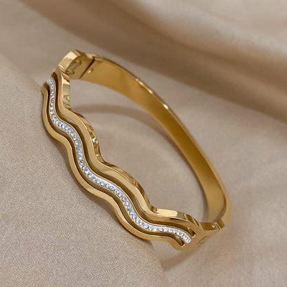 Elegant Gold Wave Bracelet with Sparkling Crystals LB10081