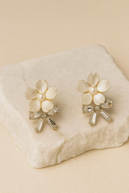 Gold-Plated Floral Pearl Earrings with Crystal Detailing – Elegant Party Wear LE10301