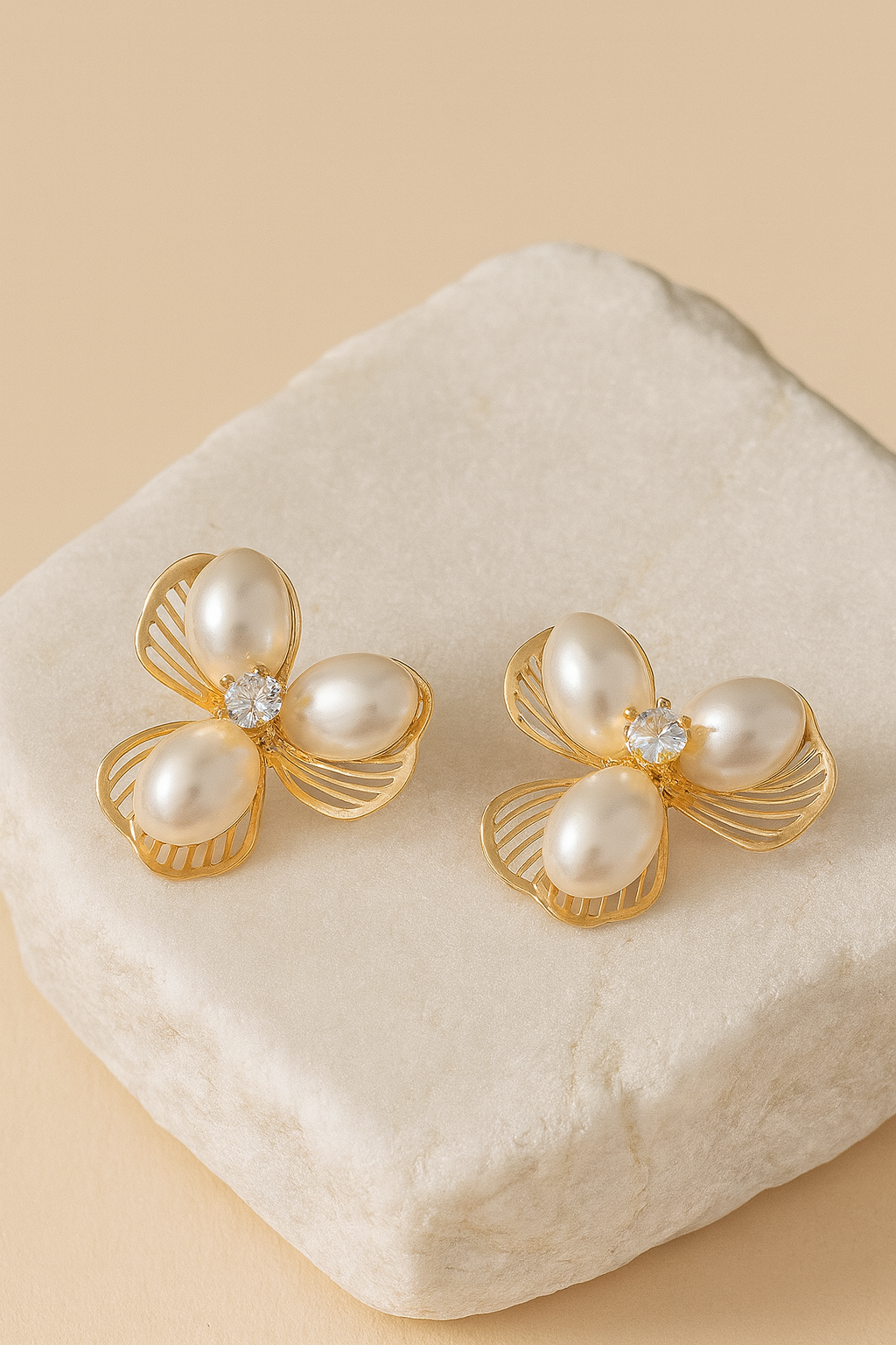 Gold-Plated Pearl Flower Earrings with Crystal Center – Elegant Statement Studs LE10281