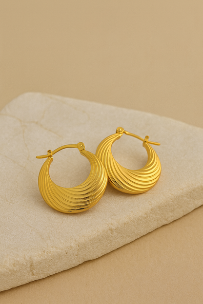Gold-Plated Textured Hoop Earrings for Women – Classic Ribbed Design LE10287