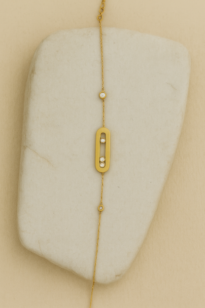 Gold Bezel Oval Charm Bracelet – Minimalist Chain LB10118