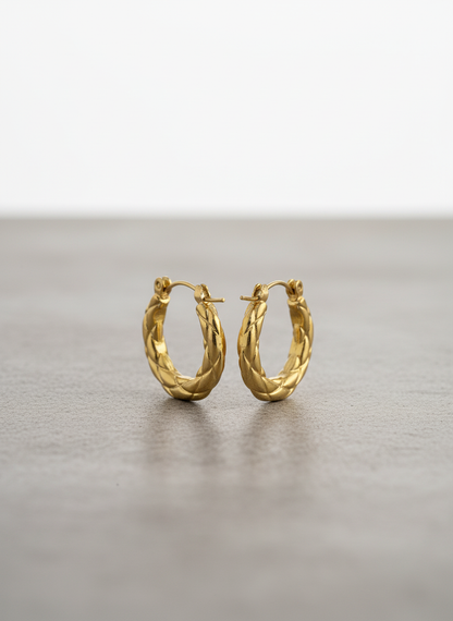 Gold Braided Hoop Earrings – Minimalist Textured Hoops for Everyday Elegance LE10307