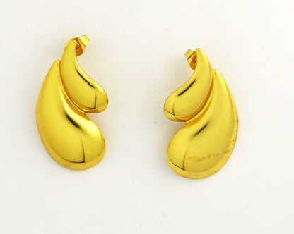 Gold Fluid Teardrop Swirl Stud Earrings LE10254