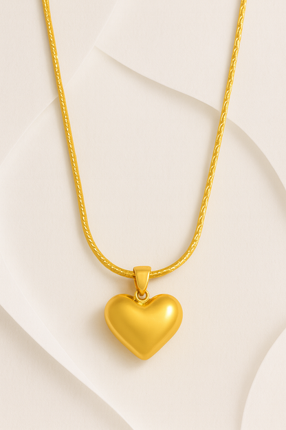 Gold Heart Pendant Necklace – Elegant Statement Jewelry for Women LN10153