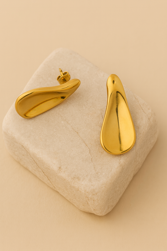 Gold Sculptural Drop Earrings LE10151