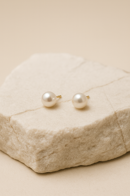 6-Pair Everyday Stud Earring Set – Minimal Gold & Pearl Designs for Each Day LE10337